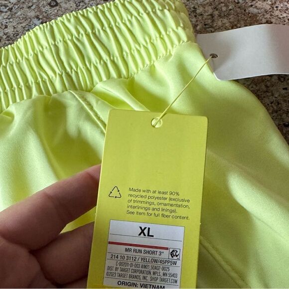 All in Motion Women's 3.5" Shorts Size L or XL NWT Neon Yellow - Picture 12 of 12